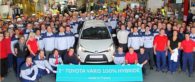 фотографии Toyota Yaris Hybrid