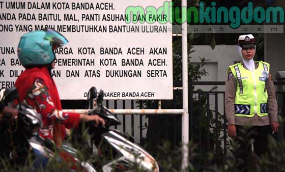 FOTO POLWAN BERJILBAB CANTIK Polwan berjilbab FOTO POLWAN BERJILBAB CANTIK