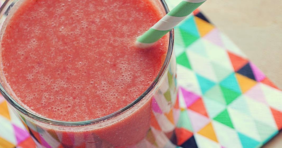 A Shiny Day Strawberries+Spinach Juice