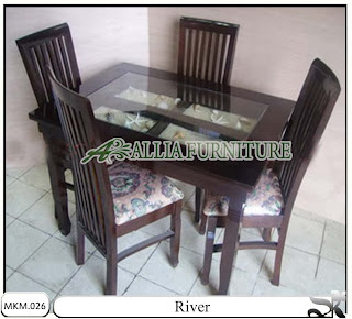 Kursi dan meja makan minimalis River Kursi dan meja makan minimalis River