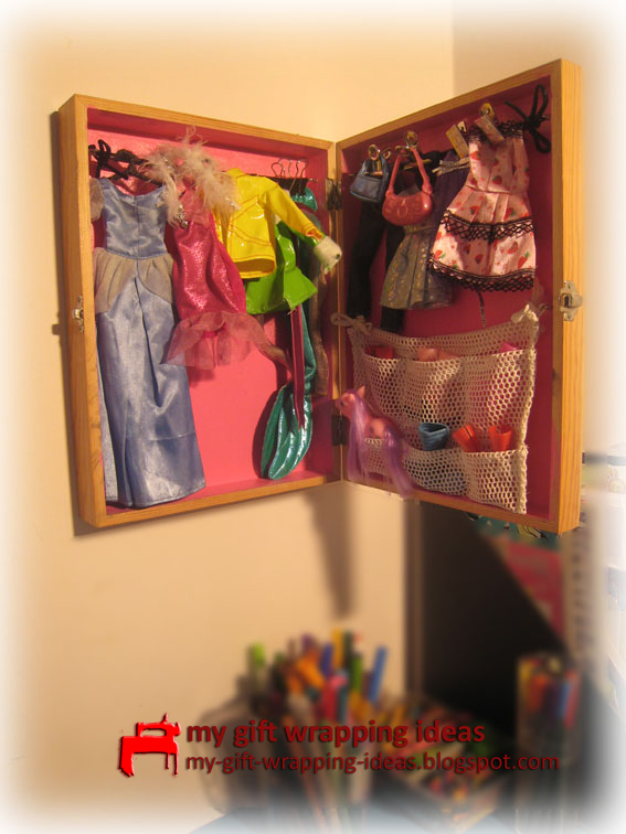 My gift wrapping ideas: How To Make A Doll's Clothes' Closet