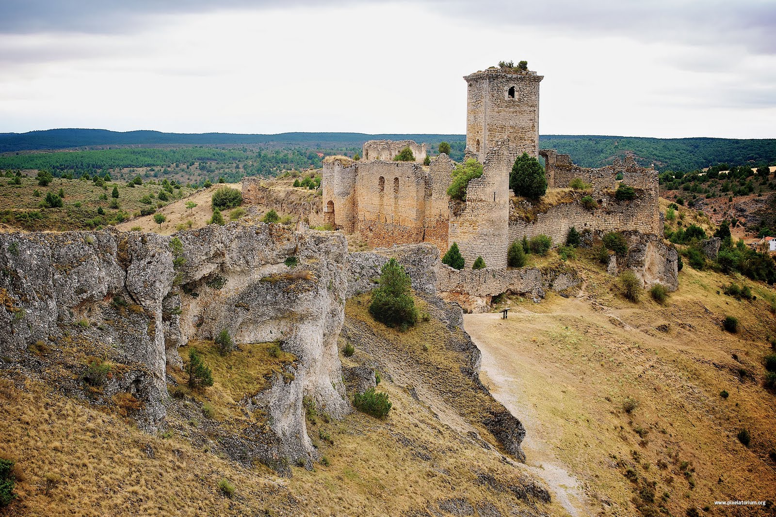 Se presenta en Ucero el programa de visitas guiadas gratuitas al castillo