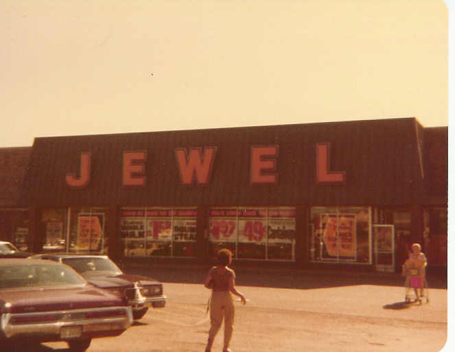 Trip to the Mall FLASHBACK Deerbrook Mall in Deerfield, Illinois