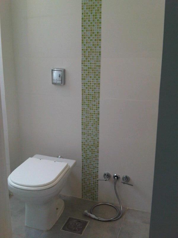F & R Arquitetura e Interiores -> Banheiro Faixa Pastilha De Vidro F & R Arquitetura e Interiores -> Banheiro Faixa Pastilha De Vidro