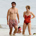 Andrew Lincoln disfruta de unos días de playa con su familia