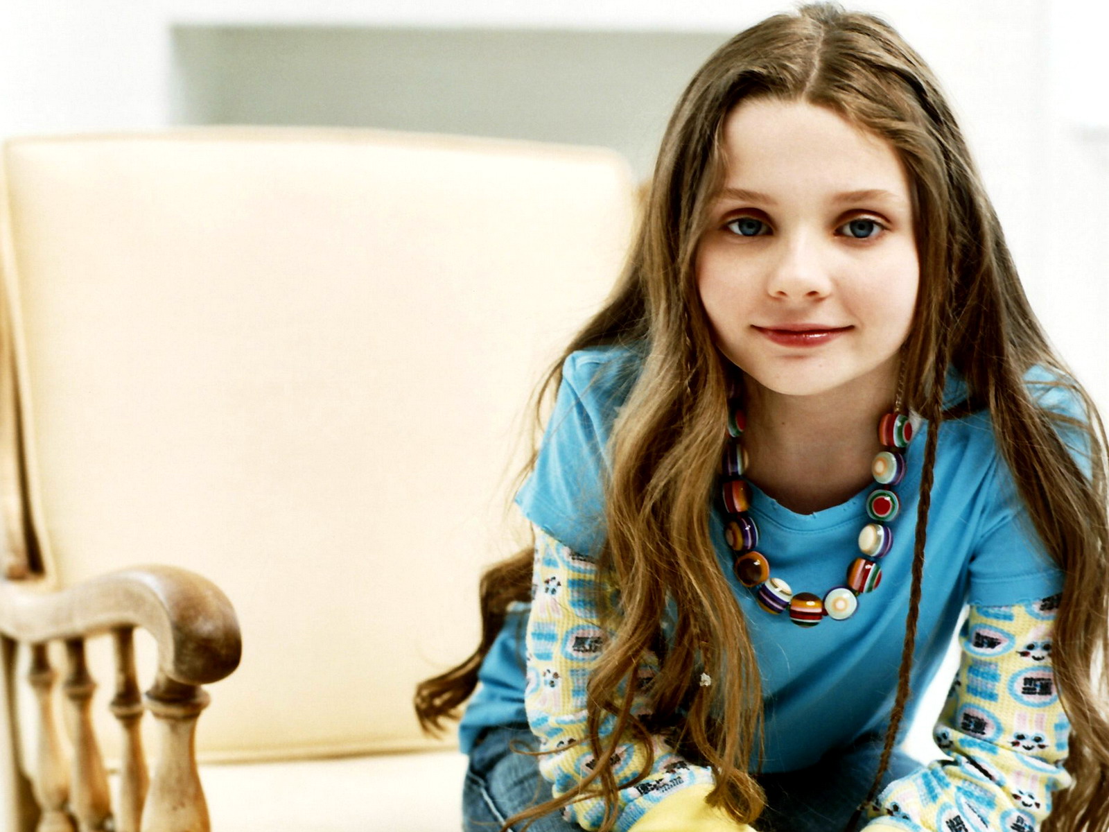 http://4.bp.blogspot.com/-tsoFTYfNiHk/T7OgchyyKqI/AAAAAAAAAKw/IF7dmMDSnEc/s1600/Abigail-Breslin;4.jpg