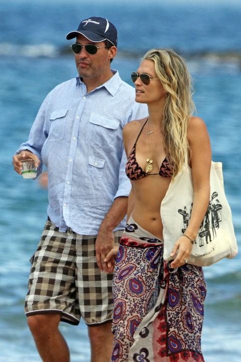 Hot Molly Sims In A Bikini