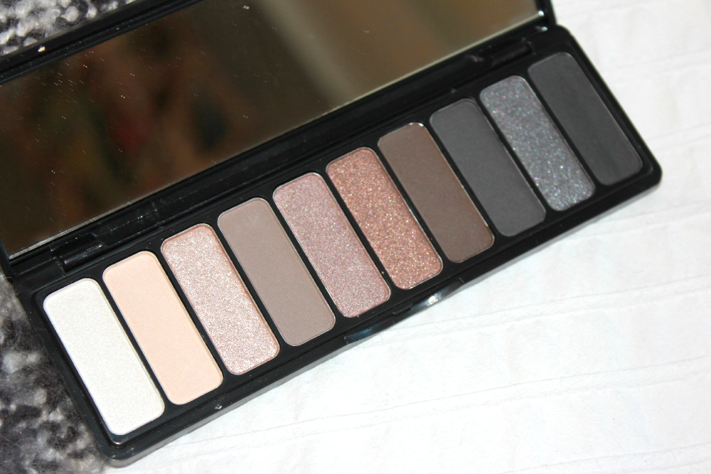 E.l.f. Everyday Smoky Eyeshadow Palette Eline Blaise