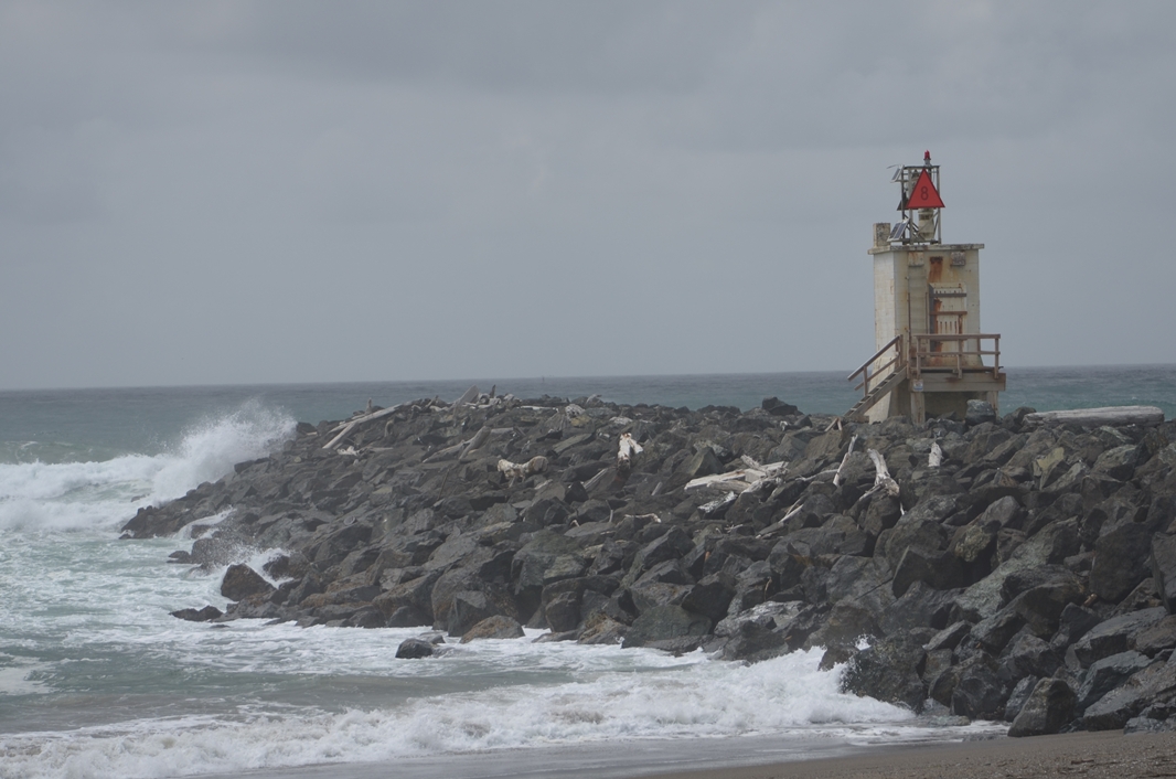 Neal's Lighthouse Blog Bandon South Jetty, Bandon, Oregon