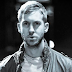 Calvin Harris continua o 'countdown' para o novo disco com o clipe de 'Open Wide', em parceria com Big Sean!