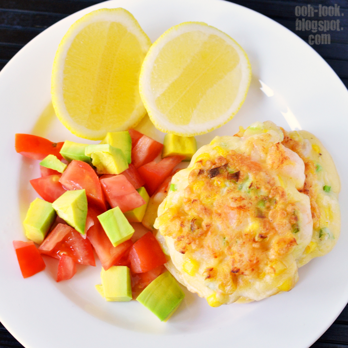 Ooh, Look... Prawn and corn fritters and Cat Chase