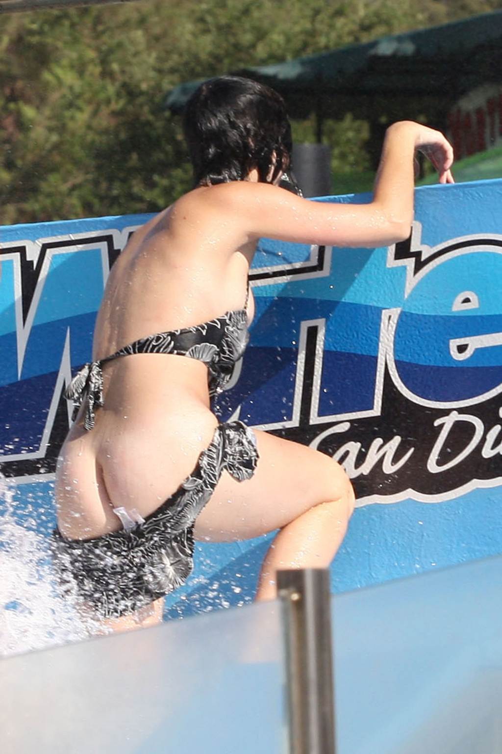 http://4.bp.blogspot.com/-tzcvyH0c5NM/UEkdzsELNVI/AAAAAAAADpU/G6j1VwoUDCQ/s1600/katy-perry-072.jpg