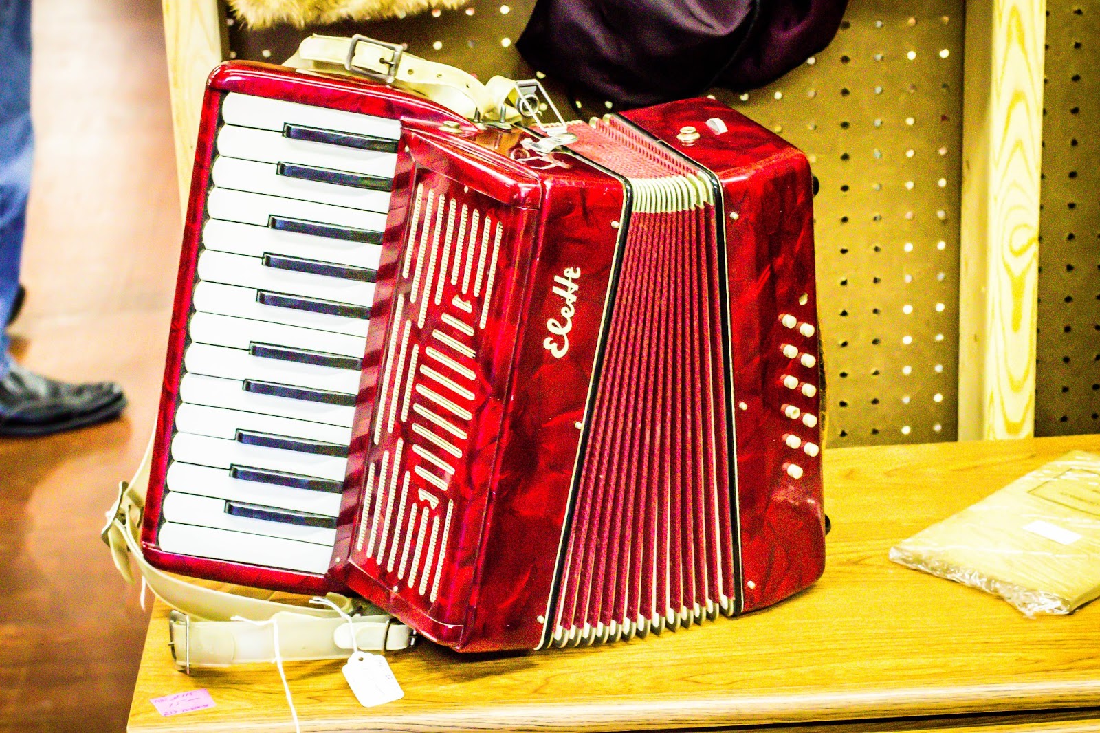 Flea Market Oddities of PA L&L Fleatique Too, Adamsburg PA