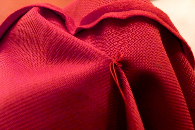 four square walls tutorial how to make a round pintuck pillow