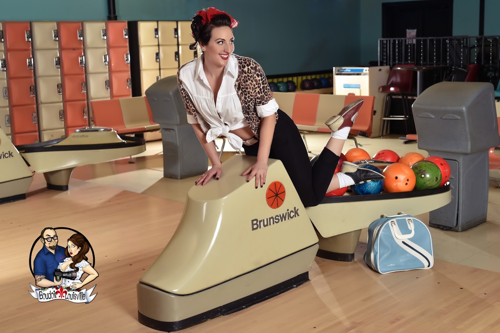 Bowling Alley Pinup Girl! Vernon Lanes + Boudoir Louisville Pinup