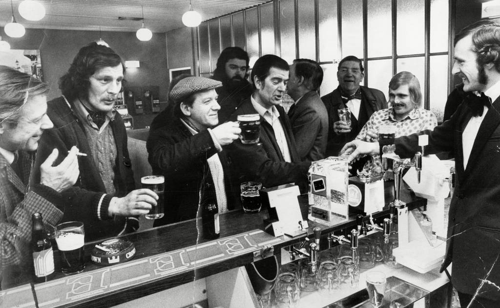 25 Fascinating Photographs That Give a Rare Glimpse of Everyday Life of