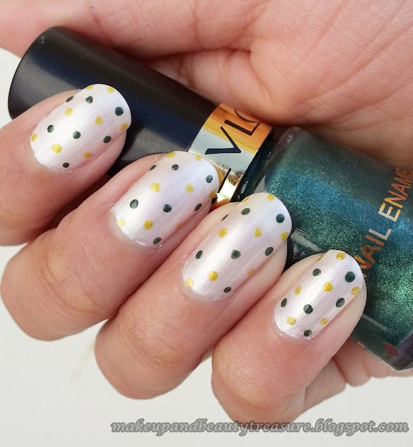 Polka-Dots-Nails