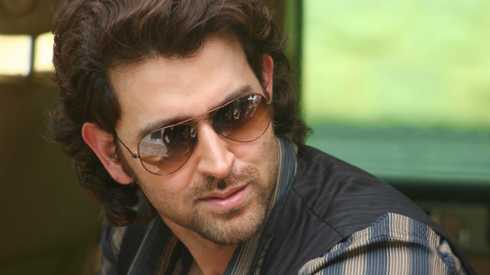 enjoy world Hrithik Roshan Bollywood Actor HD Wallpapers and Beautiful