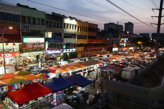 http://www.timeout.com/kuala-lumpur/shops/taman-connaught-night-market http://www.timeout.com/kuala-lumpur/shops/taman-connaught-night-market