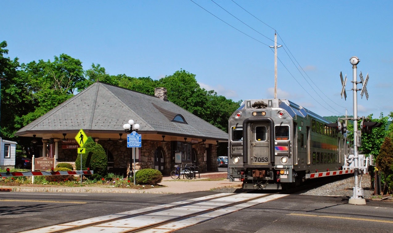 The Big Little Railroad Shop NJT's RVL Next stop is White House Station!