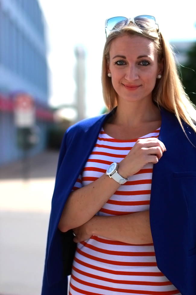 white pants - Mango / red-white striped shirt - New Yorker / blue blazer - Zara / red sneakers - Deichmann / white sunglasses & white watch - Swarovski / Modeblog Österreich / Austrian fashion blog / blogger / street style / Modetrend Frühling Sommer 2014 / fashion trend spring summer / maritime outfit / maritimer look