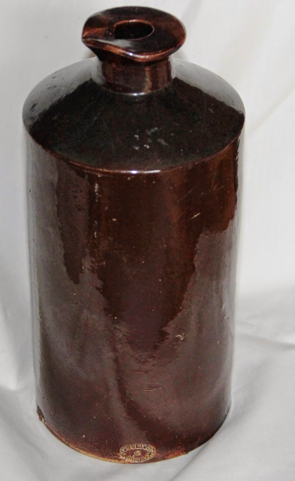 Curio Gifts Large 23cm Antique Stoneware Ink Bottle Size 6 Doulton