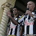 COM POMPA DE ÍDOLO, RENATO É APRESENTADO NO BOTAFOGO