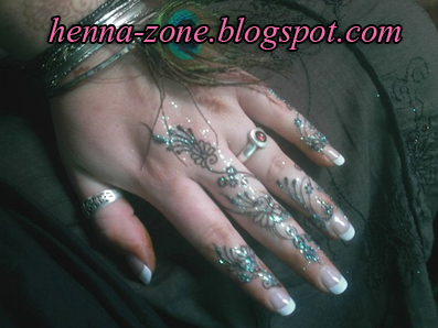 صور نقش حناء ناعم جدا في اليدين Henna-zone+551