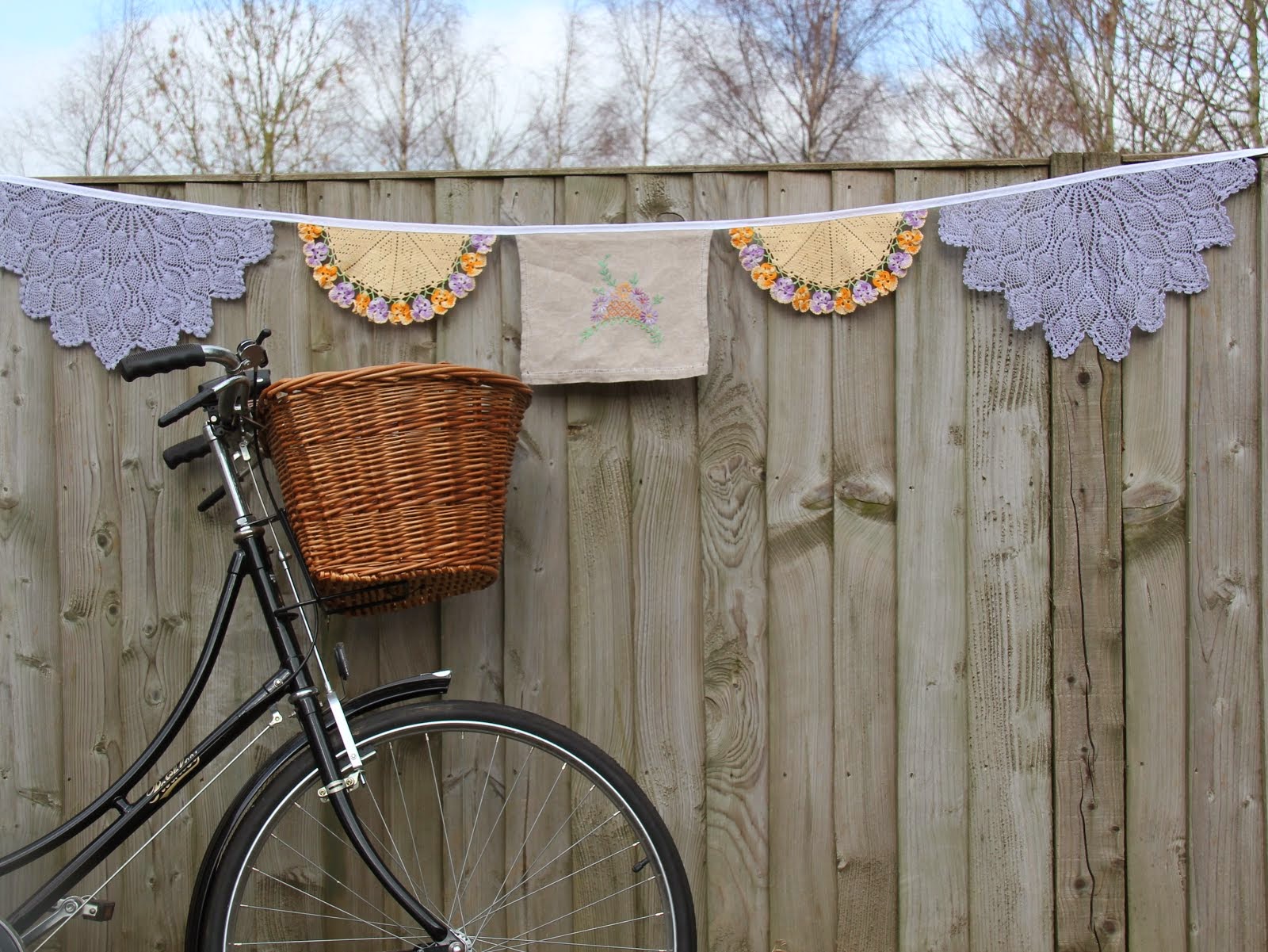 "Pansy" doily bunting