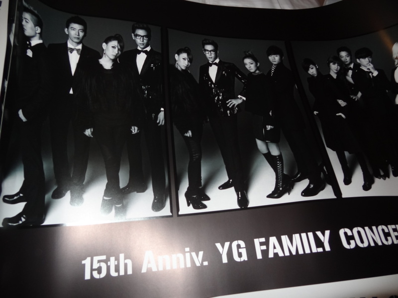 [Pics] YG Family Concert 2011 Libro de fotos+ Posters  YG+FAM+PHOTOBOOK+5