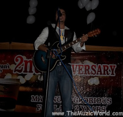 Arslan Asif Performance at Gloria Jeans's Coffees 2nd Anniversary 