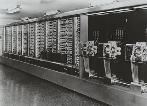 a history of the electronic computer A brief history of computing by jack copeland the first fully functioning electronic digital computer to be built in the us was eniac, constructed at the moore . a history of the electronic computer A brief history of computing by jack copeland the first fully functioning electronic digital computer to be built in the us was eniac, constructed at the moore .