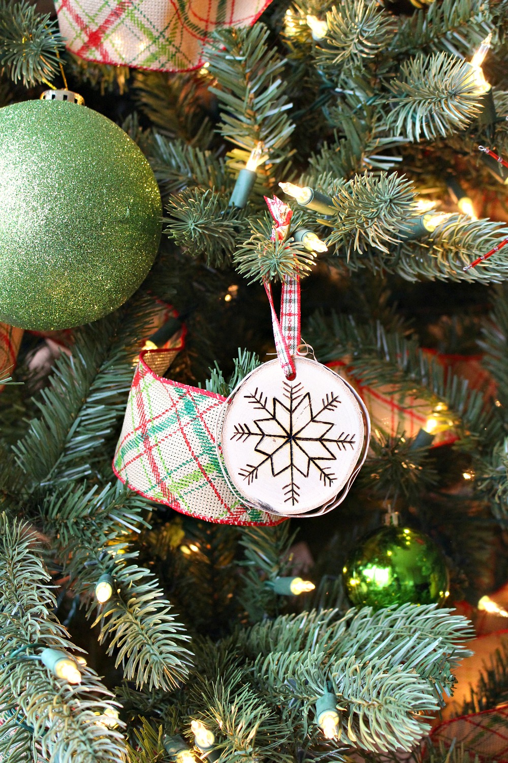 DIY rustic ornament DIY rustic ornament