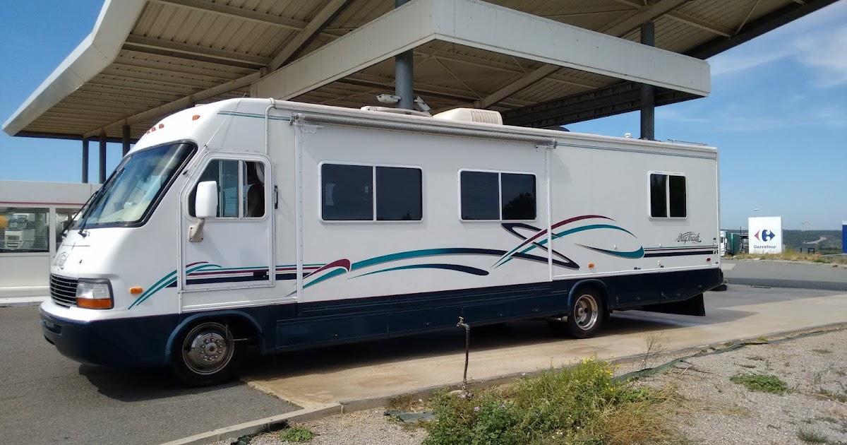 European transport, towing and delivery service for 5th wheels, RVs and caravans. UK, Spain