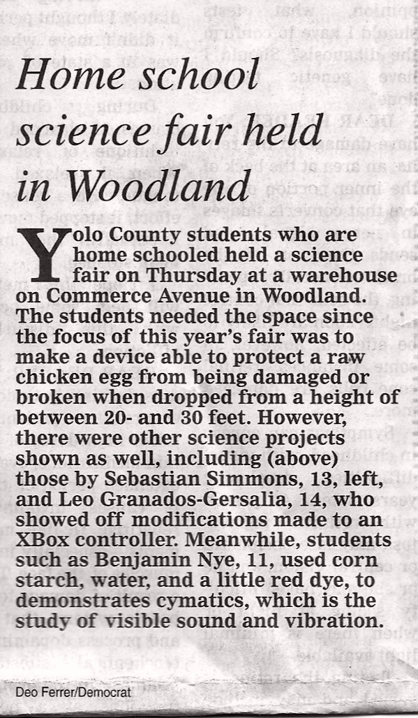 Newspaper articles maker