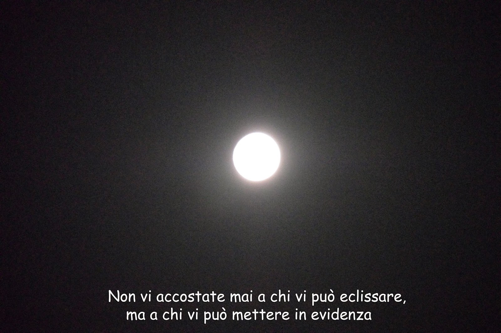 1001 SORRISO Amare per vivere La luna è l'anima