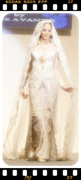 Model kebaya pengantin muslim anne avantie