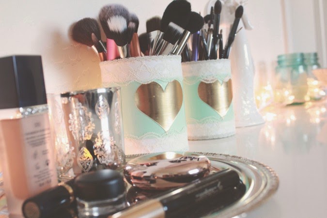 http://www.myserendipitouslife.com/diy-crafts/diy-makeup-brush-holder/