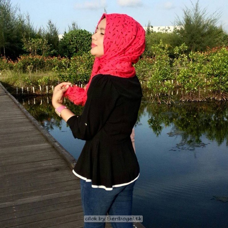 Jilboobs Awek tudung #527 | Jilboobs Awek Bertudung baju ketat tetek
