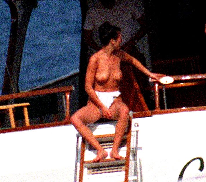 So Catherine Zeta Jones used to go topless for a bath.. 