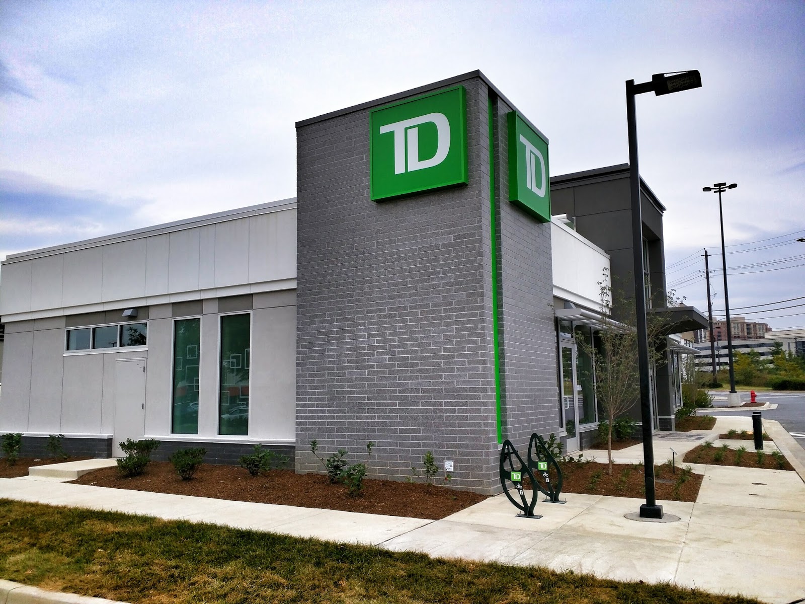 Rockville Nights New Rockville Pike bank recalls Rockville history