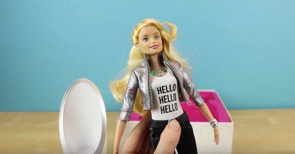 La muñeca Barbie se conecta a Internet y envía las conversaciones a la nube