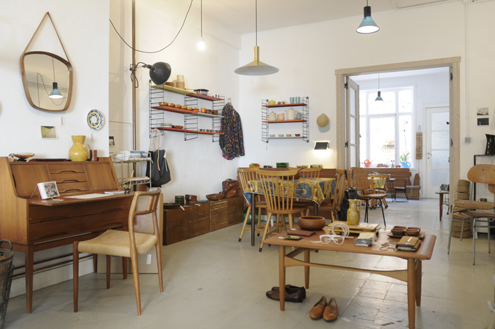 retro meubels opknappen must visit vintage shop at atelier solarshop flowers retro meubels opknappen must visit vintage shop at atelier solarshop flowers