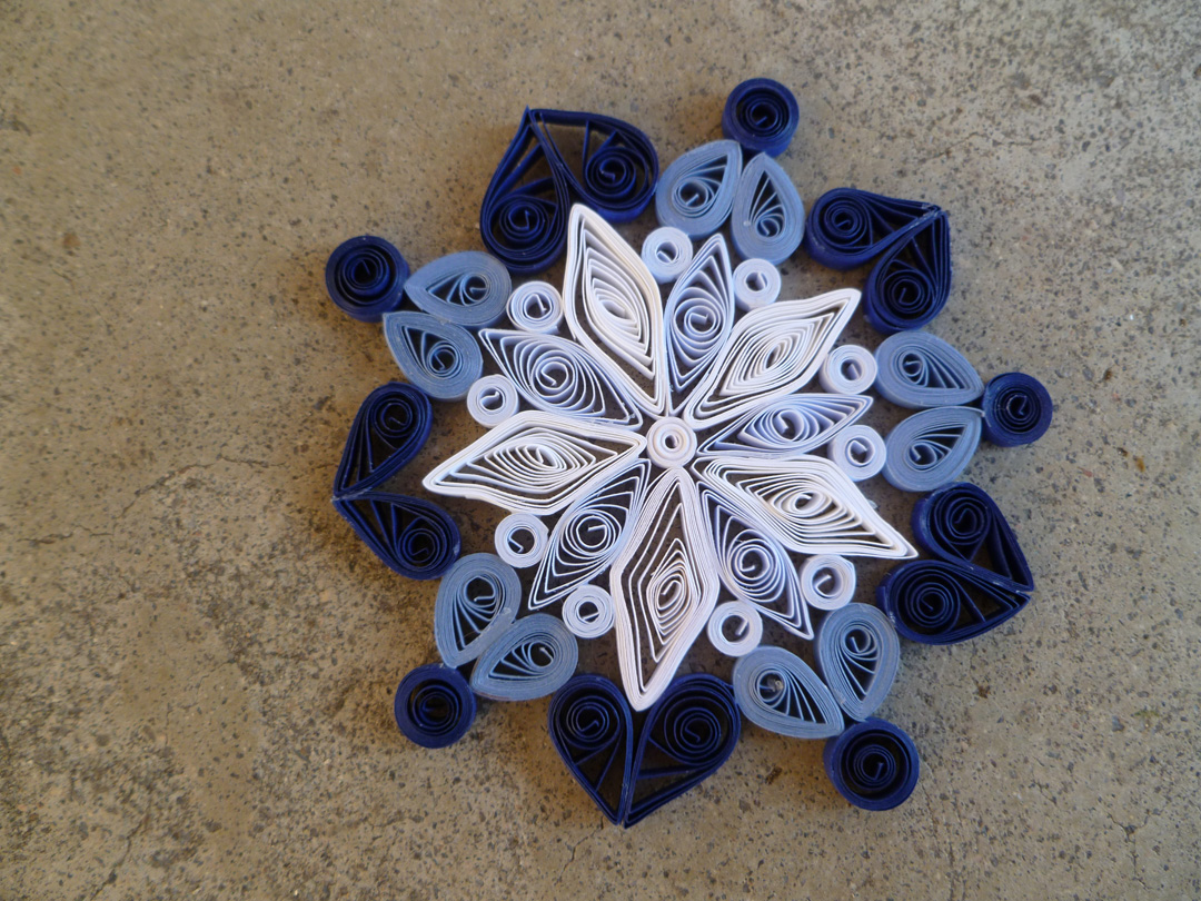 Always Springtime Flowers Ombre Snowflake (and basic quilling tutorial)