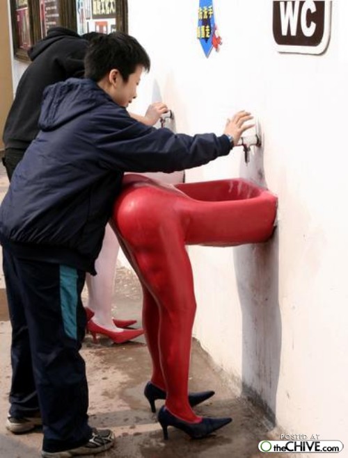 funny pictures China funny foto funny pictures China funny foto # Wasbak Pissen_192933
