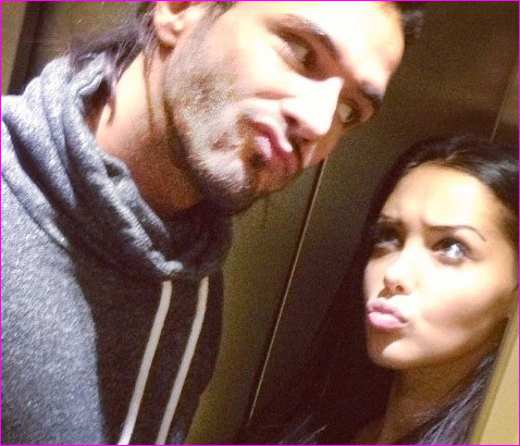 bouge ton gros cul pute fais le rebondir