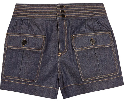 Model celana pendek denim dari Chloé ($596) Model celana pendek denim dari Chloé ($596)