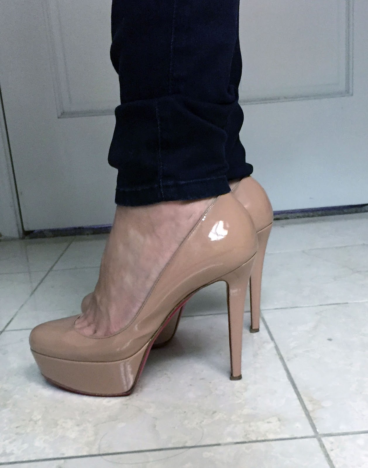 louboutin bianca nude