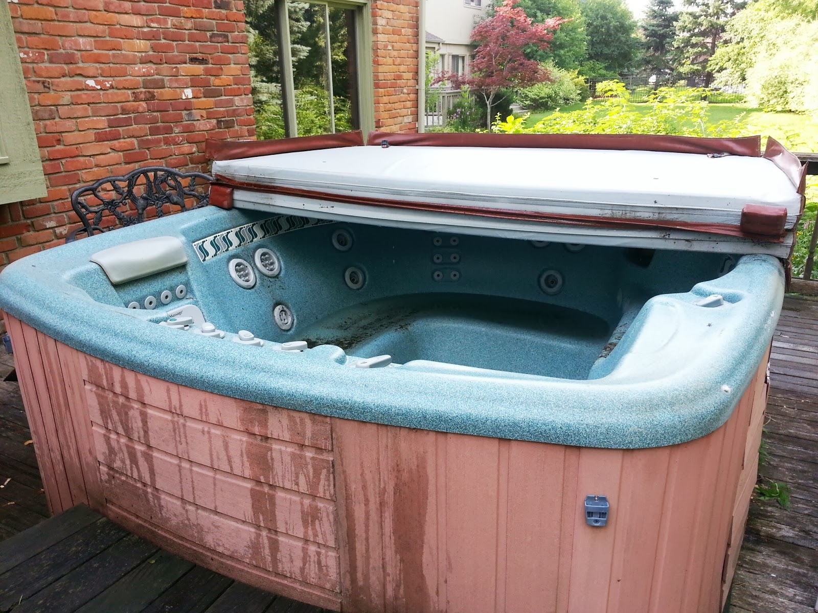 Soakin' & Sippin' Suds in the New Hot Tub!! 0802