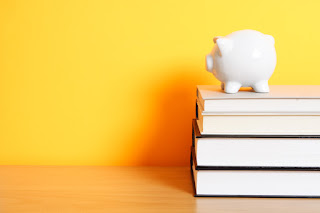 Piggy+Bank+on+Books.JPG